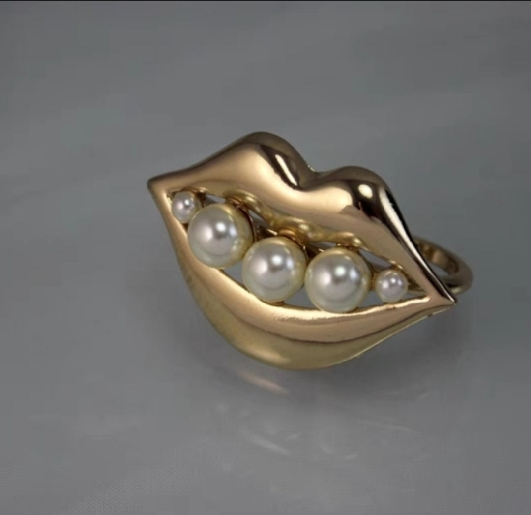 IVORAE Pearl Sculpt Ring